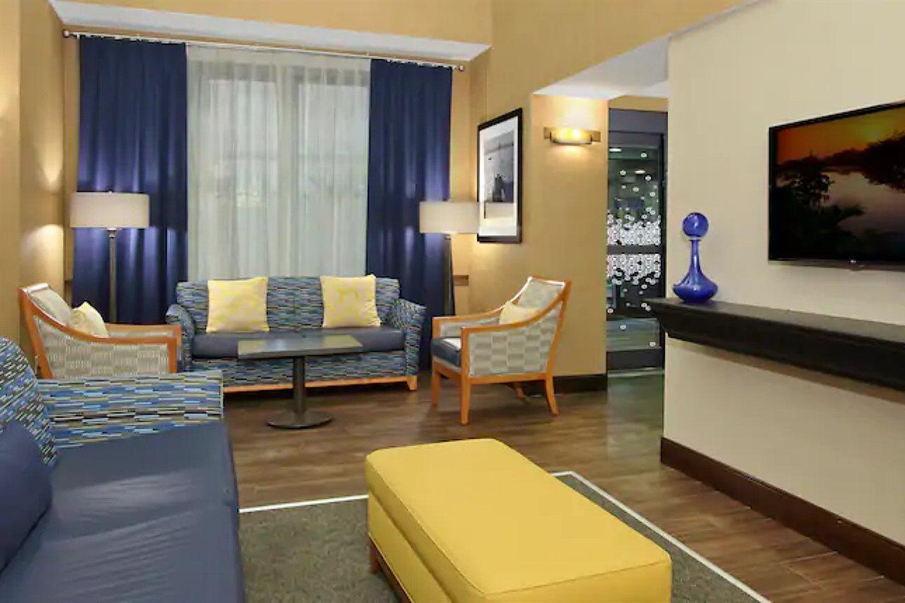 Hampton Inn & Suites Madisonville Luaran gambar